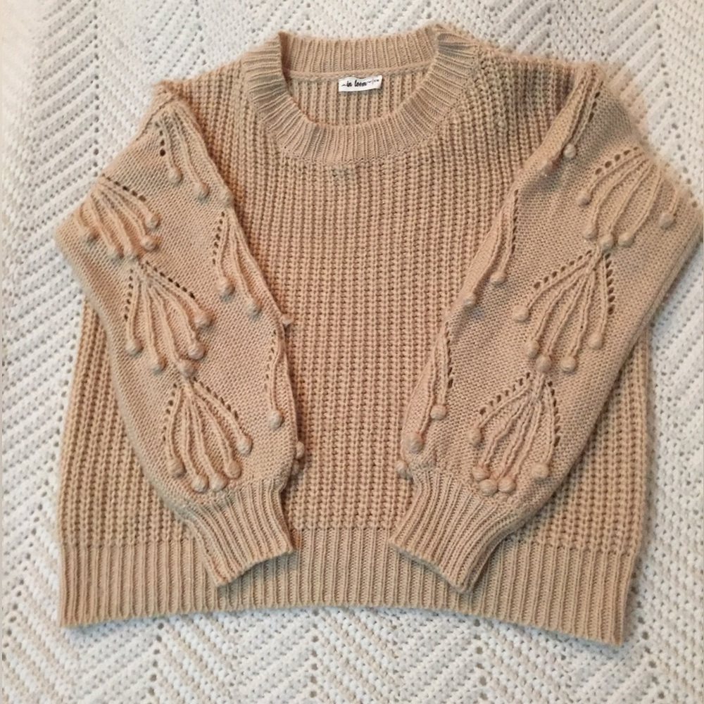 In Loom beige bubble cable knit sweater like new 👀 🤎 - Picture 2 of 6